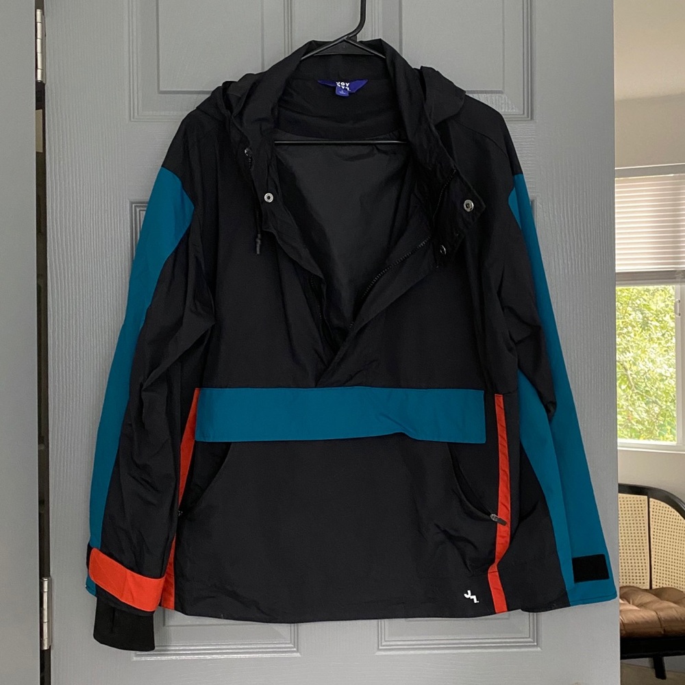 Colorblocked Quarter Zip Front Jacket - L